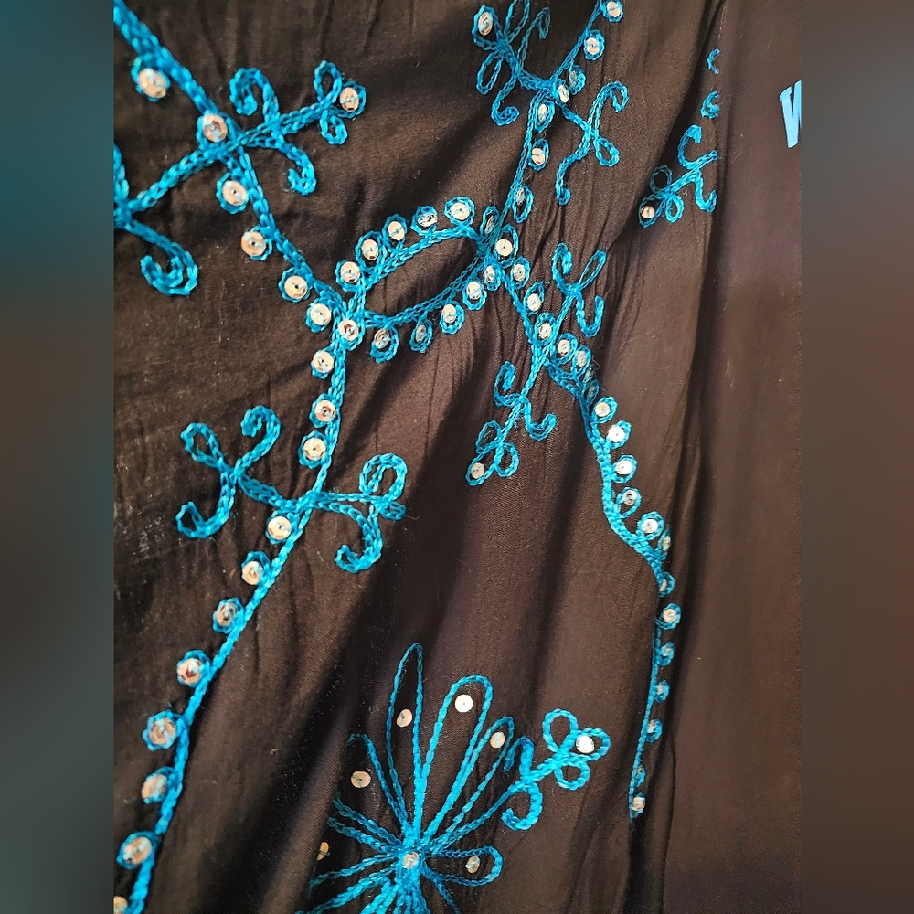 Black and Blue Embroidered Shawl - Picture 4 of 6